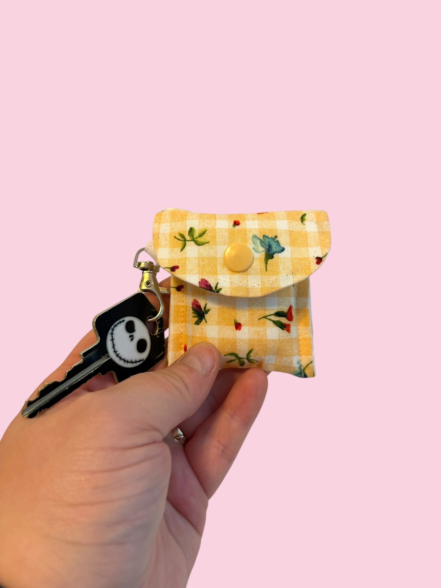 The “Tabby” AirPod Case