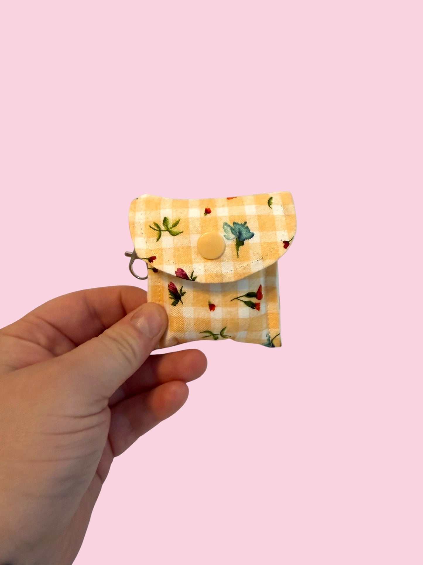 The “Tabby” AirPod Case