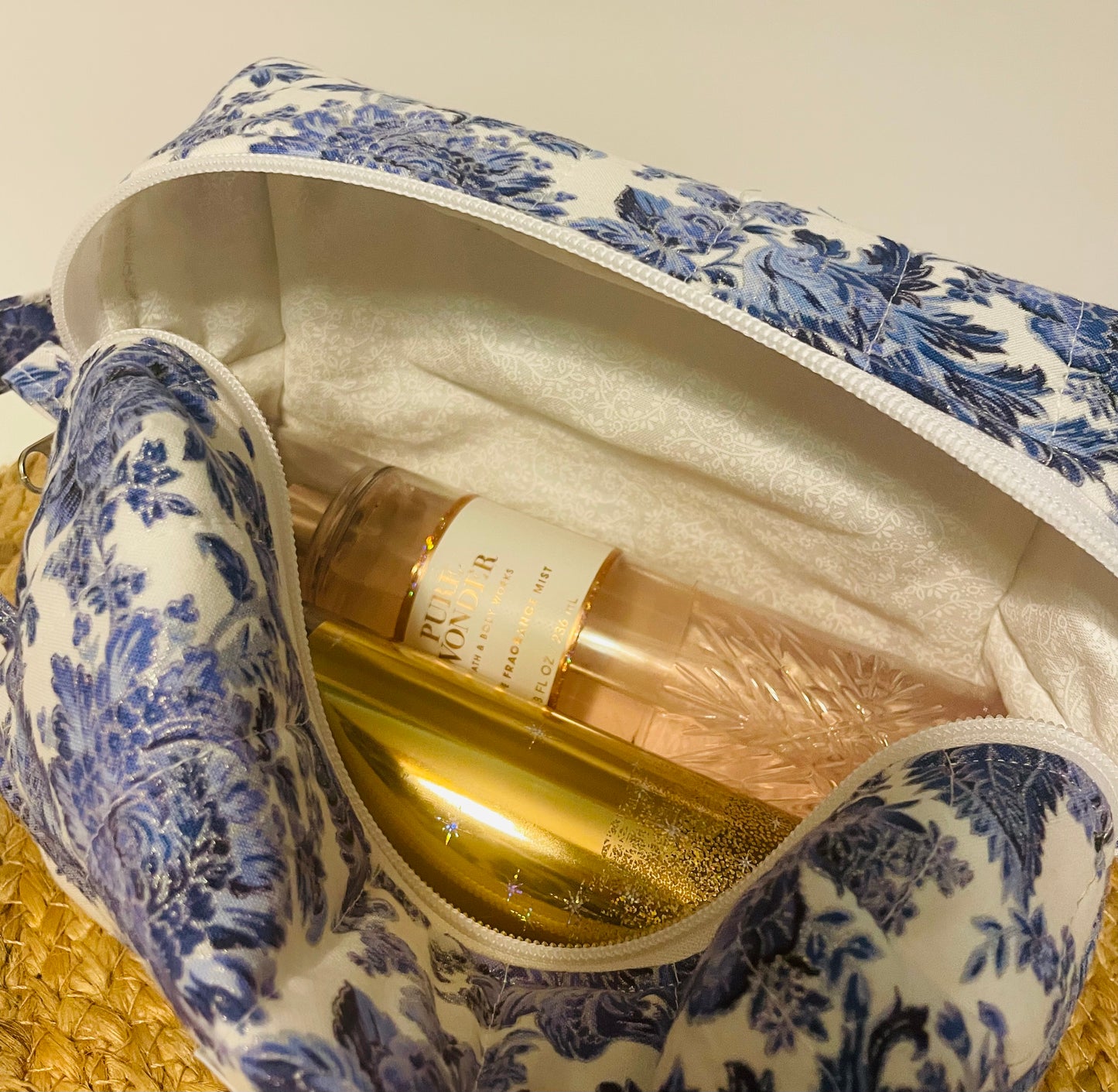 The “Daphne” Make-Up, Carry All Bag