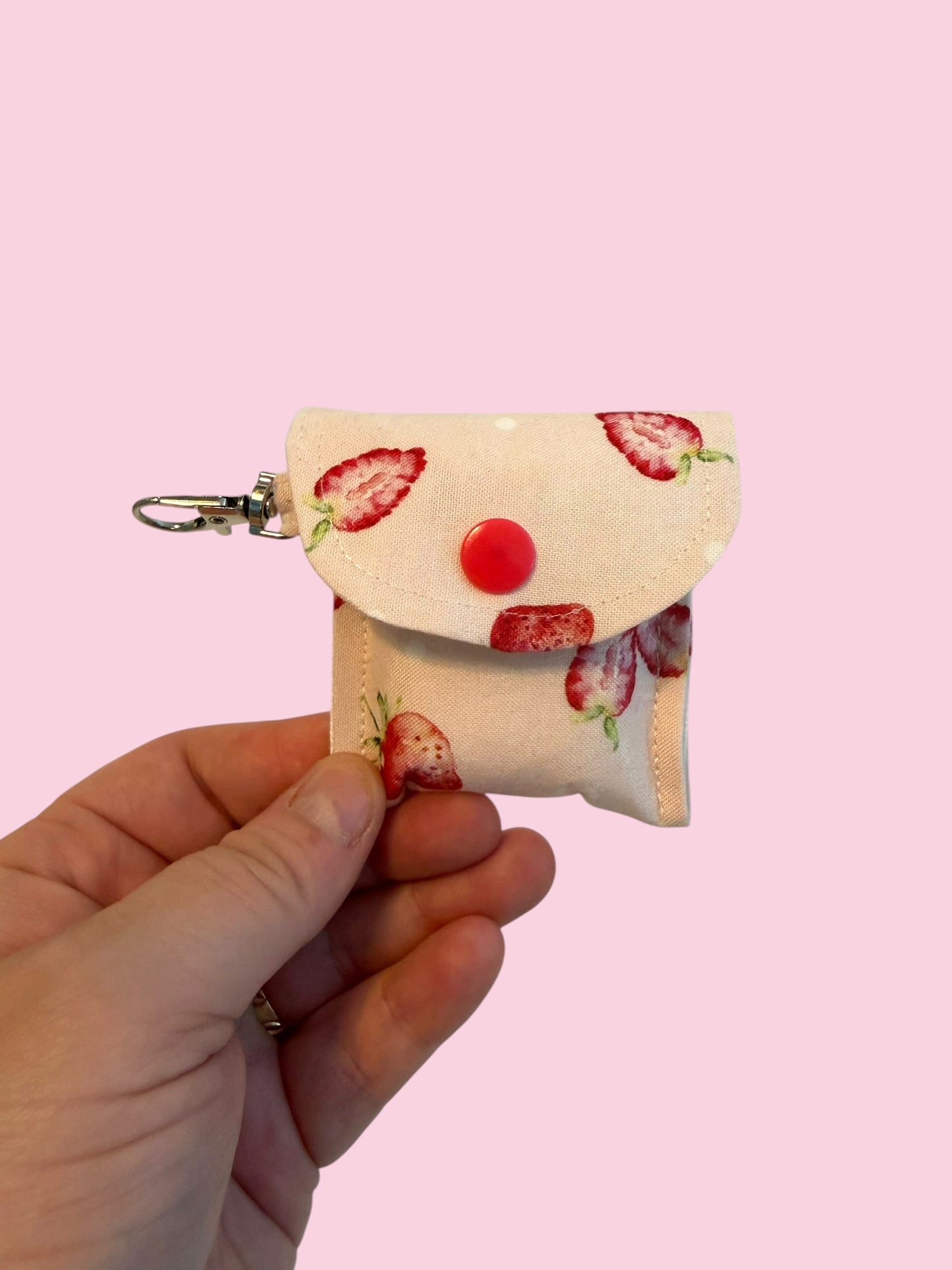 The “Straw-Baby” AirPod Case
