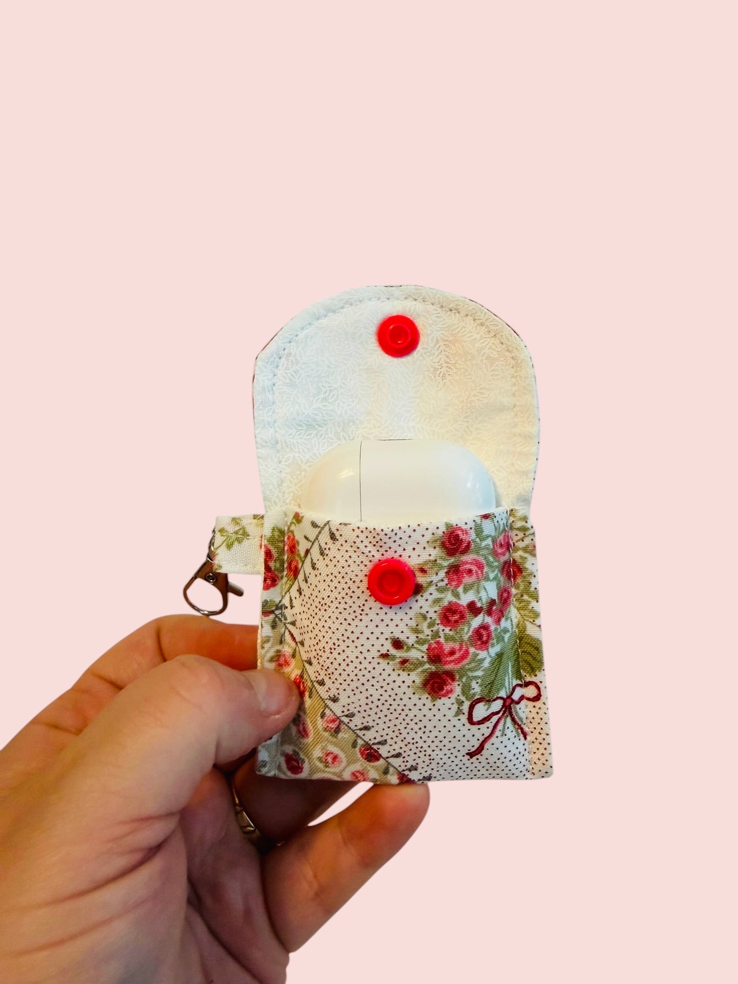 The “Alyssa” AirPod Case