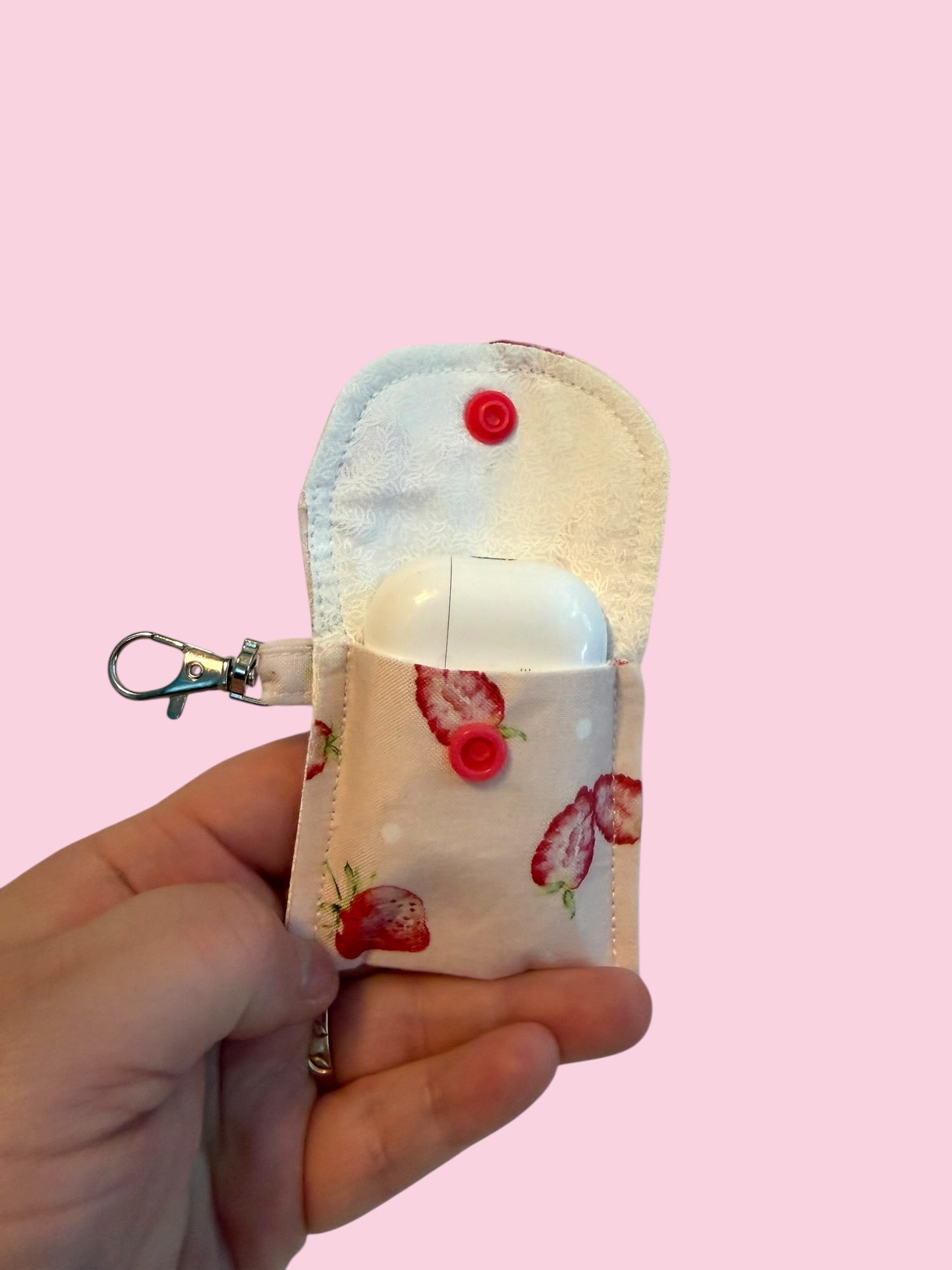 The “Straw-Baby” AirPod Case